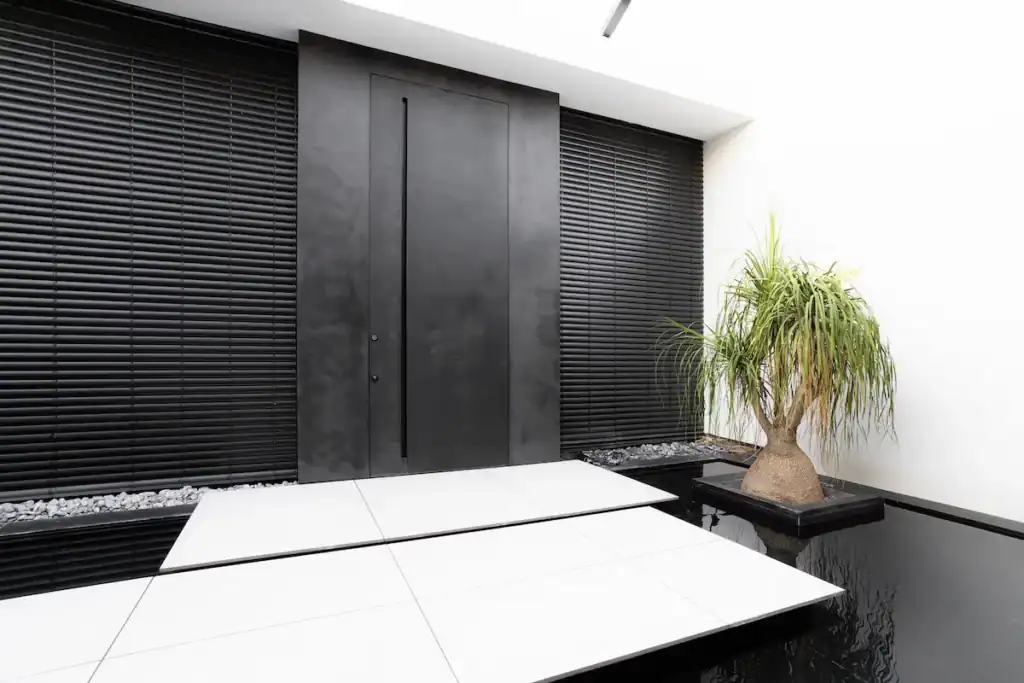 דלתות קו אפס - אפרטו