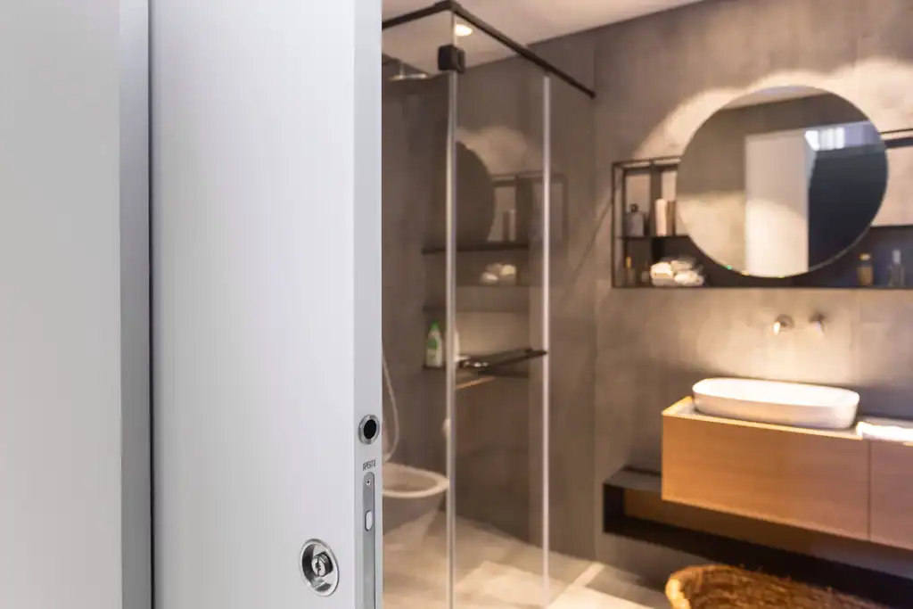 דלת כיס לבית פרטי בשרון