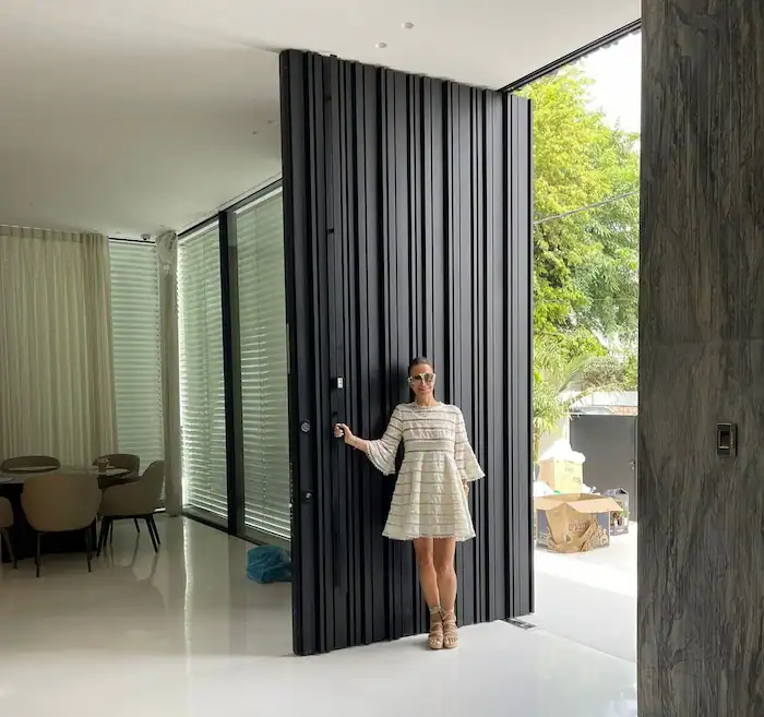 דלתות פיבוט 59 דלתות פיבוט