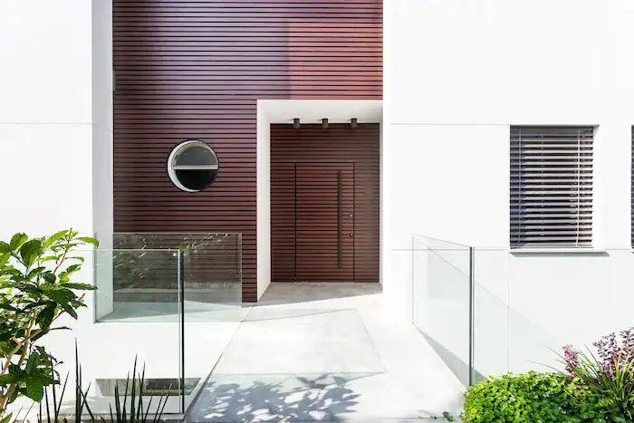 דלתות כניסה מודרניות בהתאמה אישית