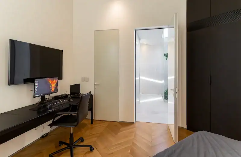 דלת פנים קו אפס עם כנף אחת