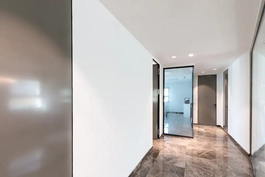 דלתות פנים מאלומיניום למשרד